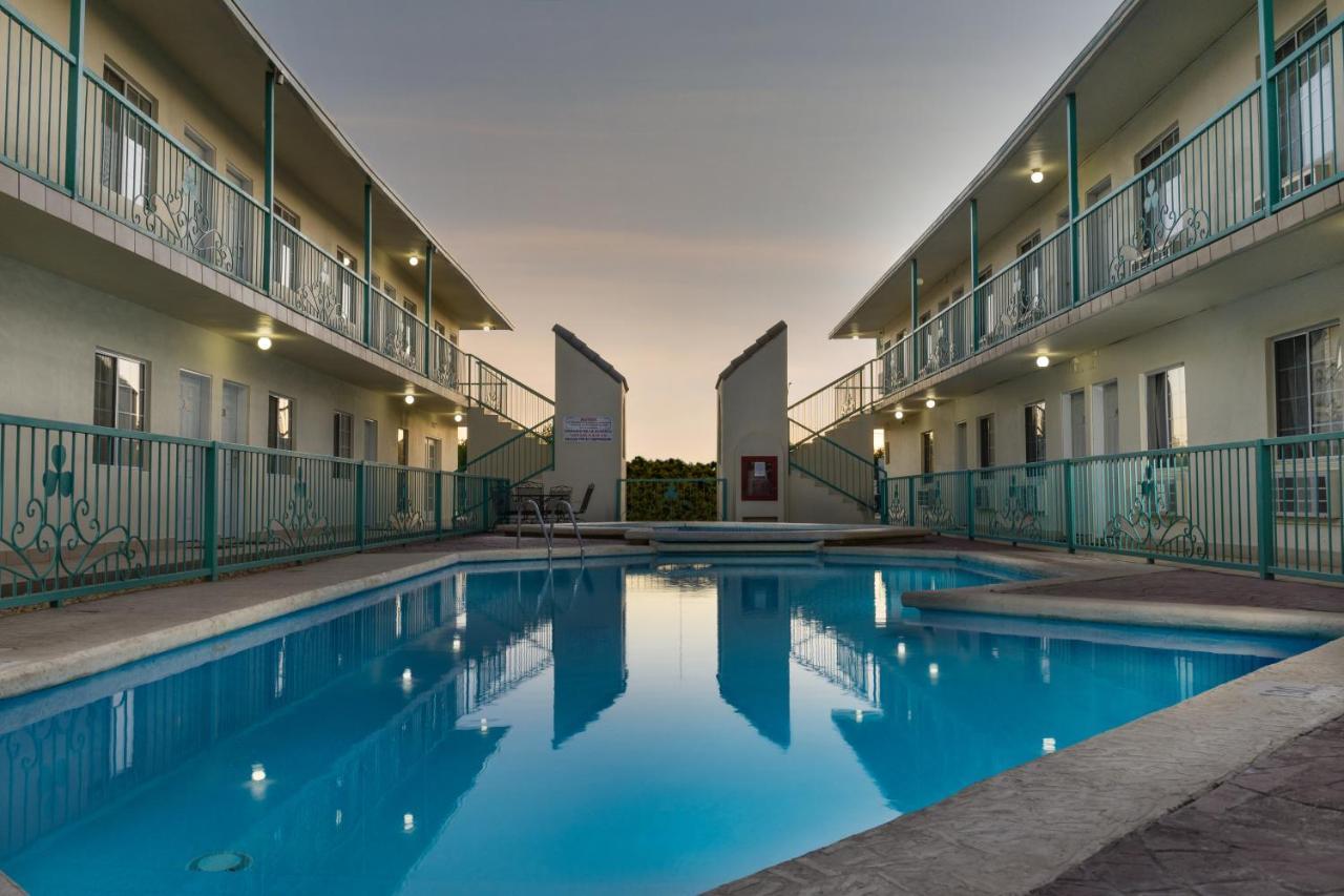 Hotel Trébol Inn Nuevo Casas Grandes Exterior foto